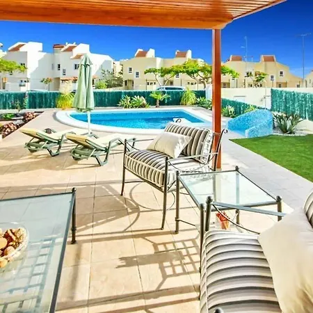 Playa De Fanabe Sleeps 5 Pool Air Con Wifi Vila *
