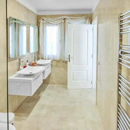 Playa De Fanabe Sleeps 5 Pool Air Con Wifi أذيخي